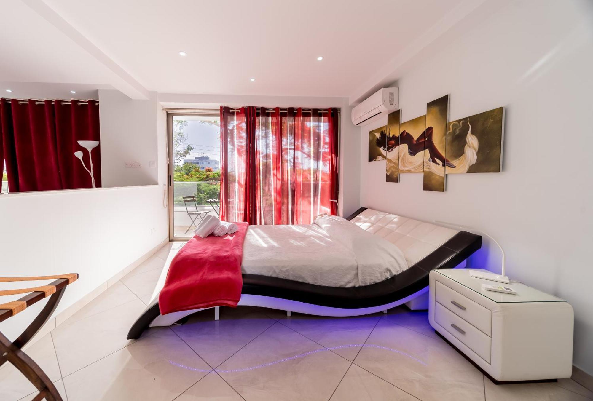 Mesogios House Suites Larnaca Exterior photo