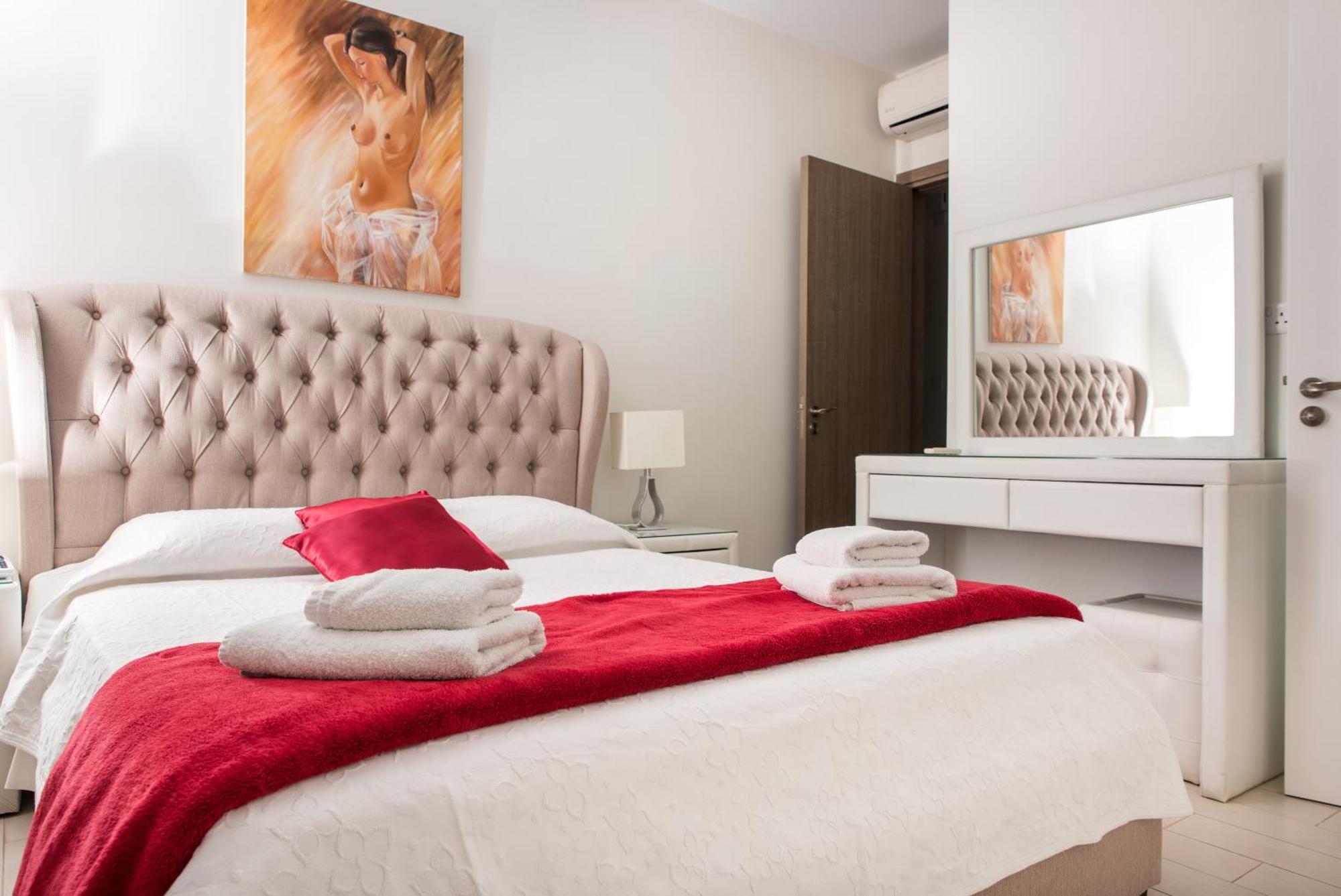 Mesogios House Suites Larnaca Exterior photo