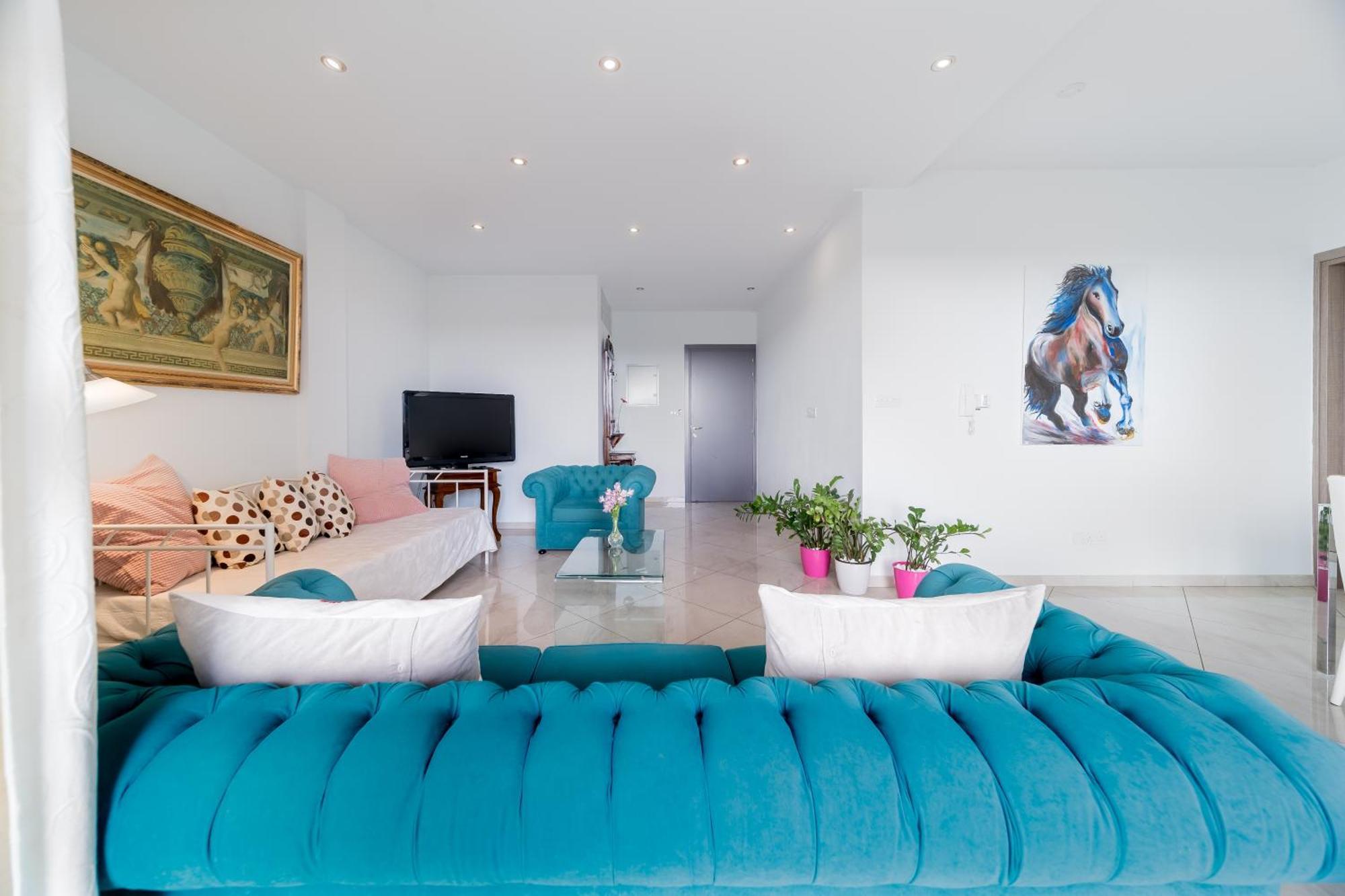 Mesogios House Suites Larnaca Exterior photo