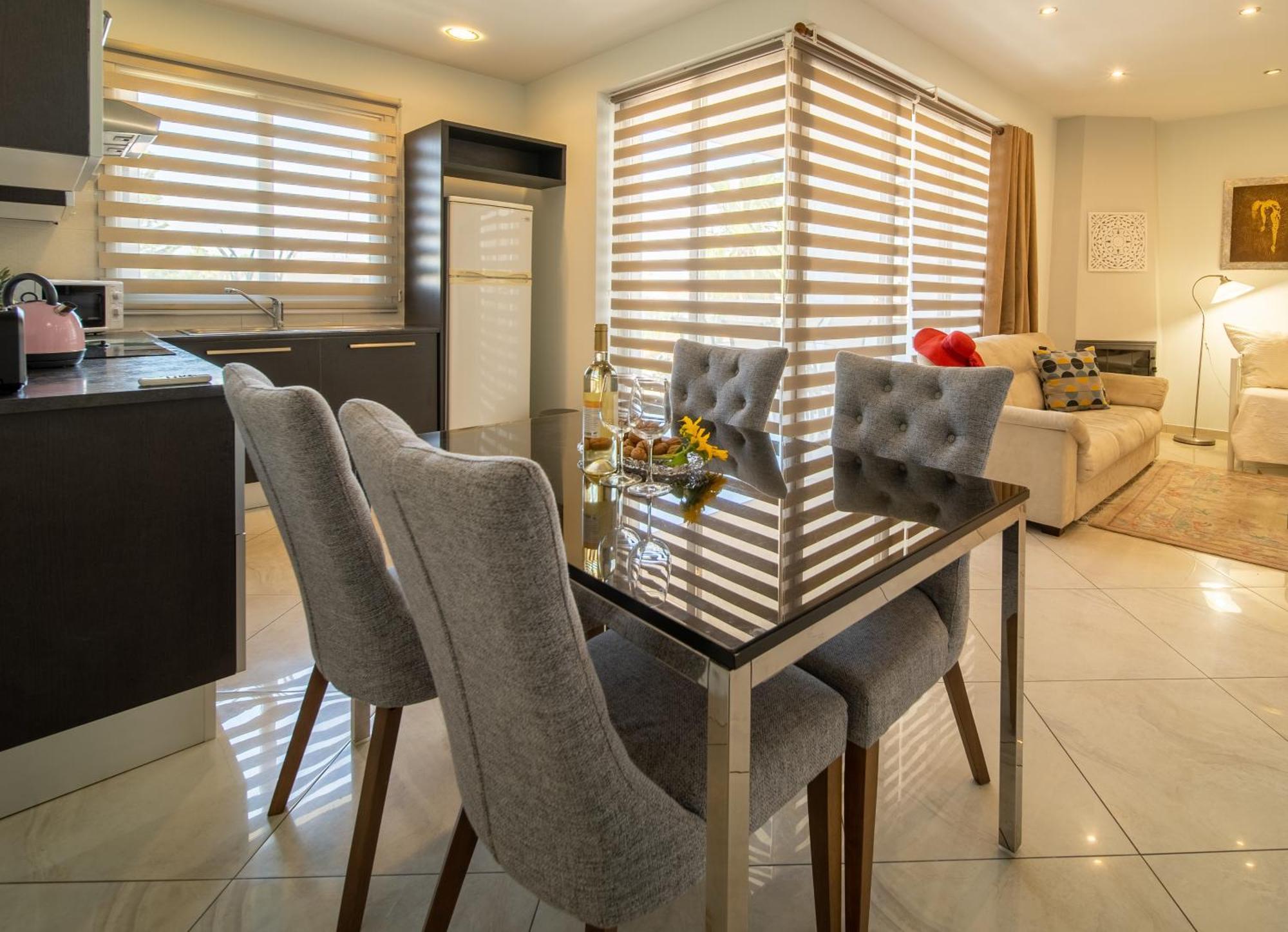Mesogios House Suites Larnaca Room photo